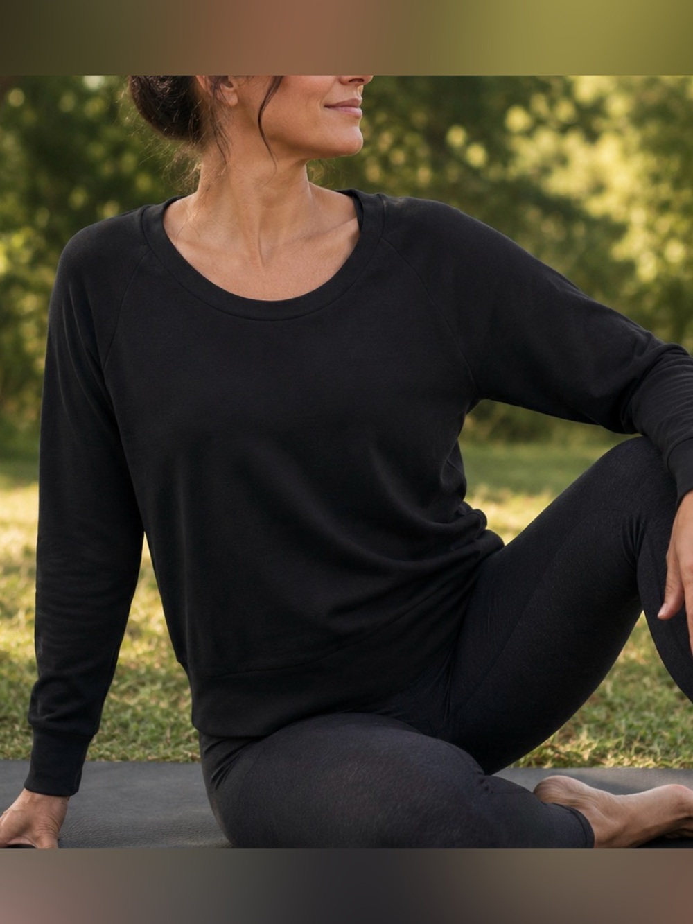 Athleta Seasoft Scoop-Neck Sweatshirt Black Long Sleeve Luxe Pullover Medium